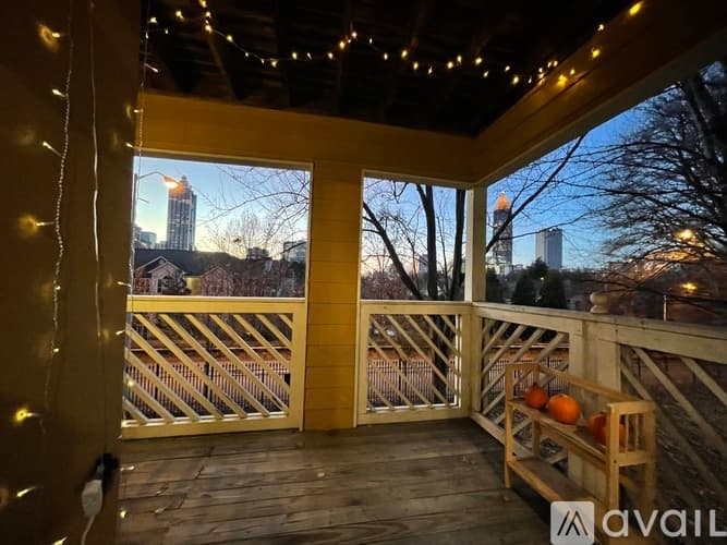 Atlanta Condo: 330 Mc Gill Place Northeast