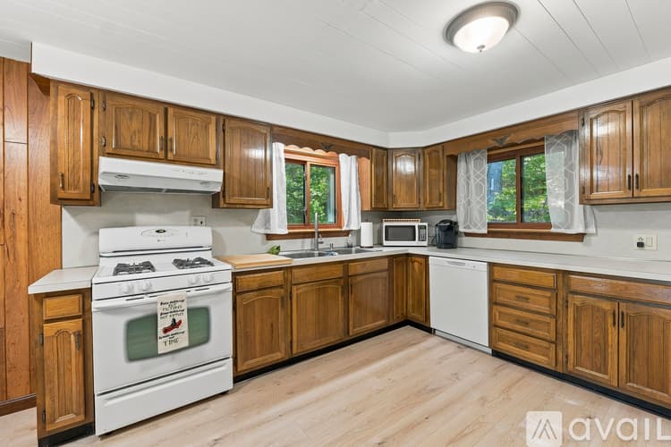 York House: 52 Hooper Shores Rd