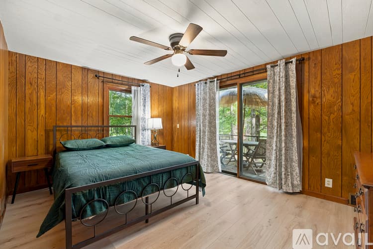 York House: 52 Hooper Shores Rd