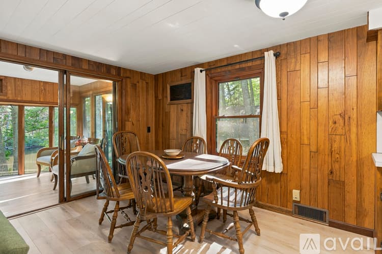 York House: 52 Hooper Shores Rd