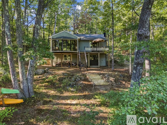York House: 52 Hooper Shores Rd