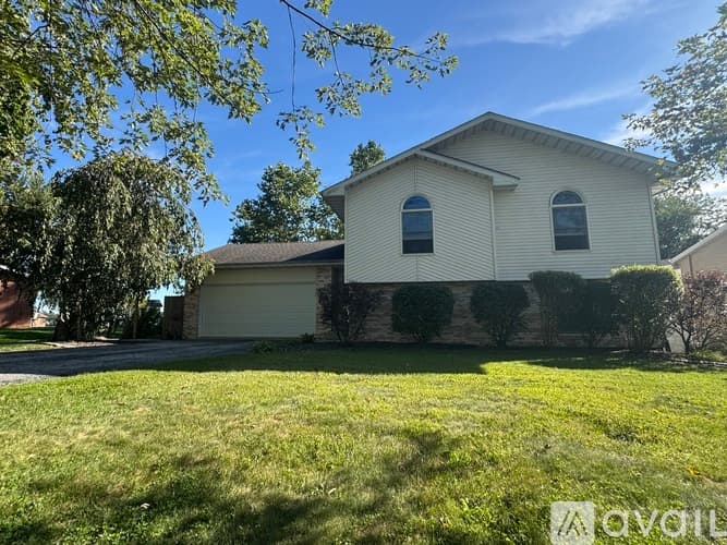 Crown Point House: 3311 Rustic Ln