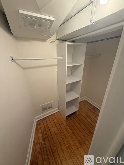 Whiting Apartment: 2516 Schrage Ave