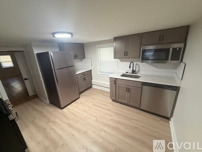 Whiting Apartment: 2516 Schrage Ave