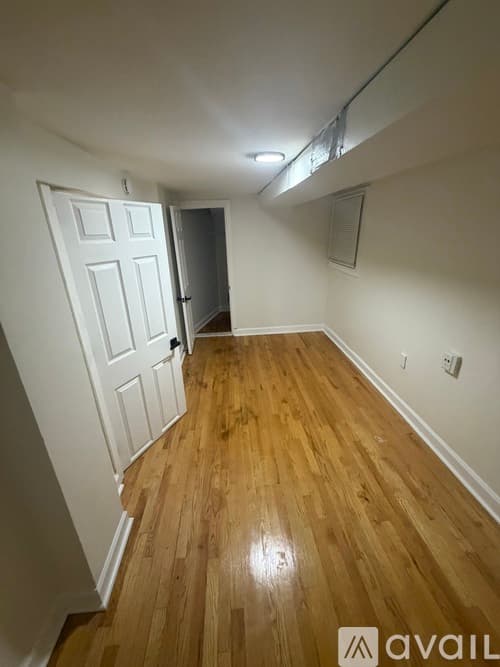 Whiting Apartment: 2516 Schrage Ave