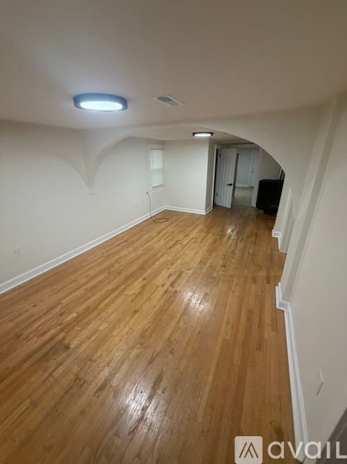 Whiting Apartment: 2516 Schrage Ave