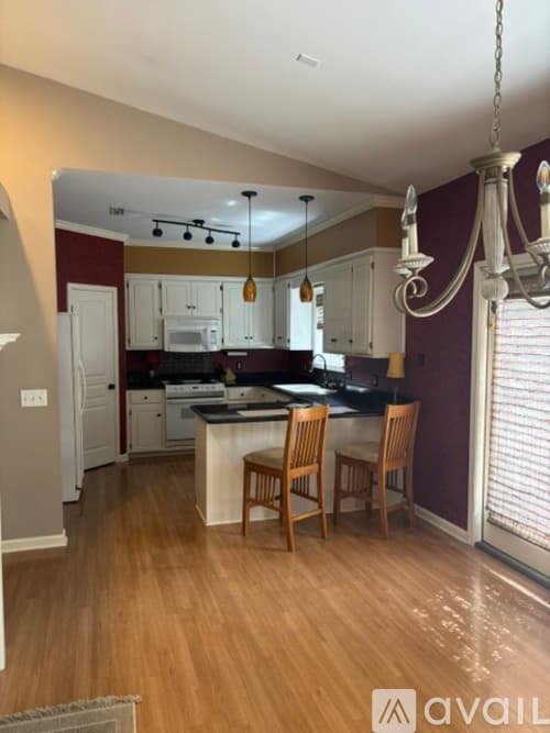 Dothan House: 147 Muirfield Ln