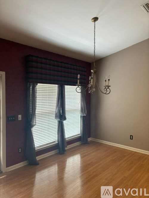 Dothan House: 147 Muirfield Ln