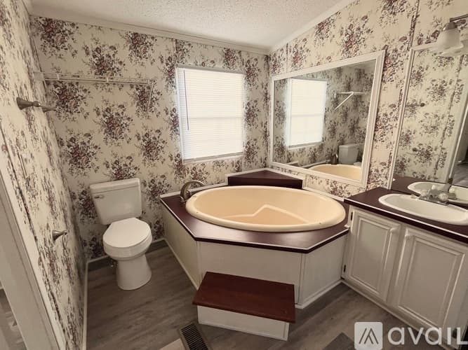 Marion House: 46 Lynn Drive