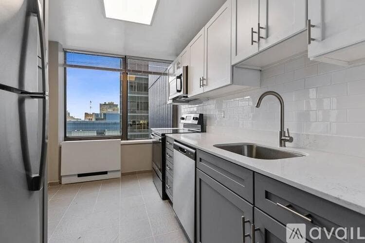 Chicago Apartment: 303 E Ohio St