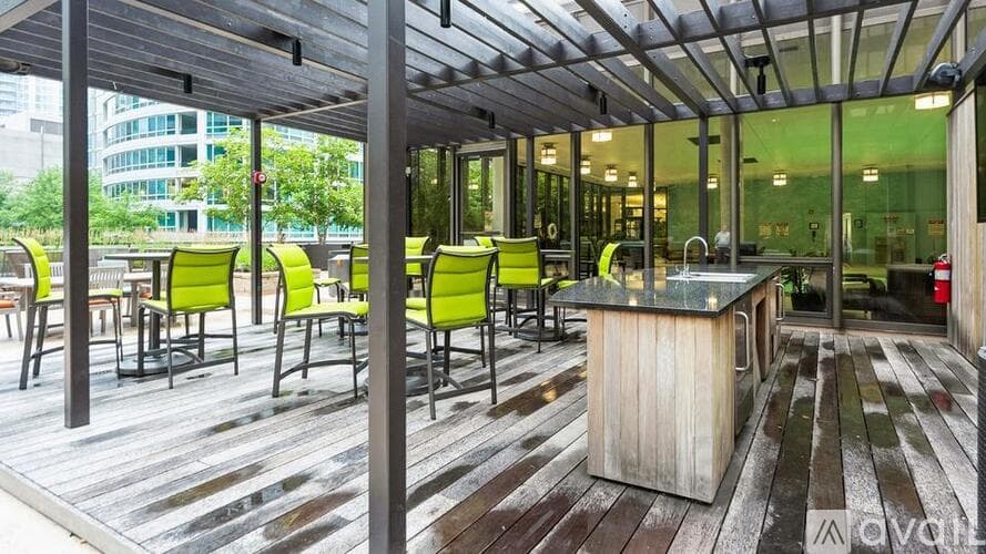 Chicago Apartment: 303 E Ohio St