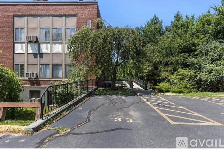 Stoneham Apartment: 61 Wright St