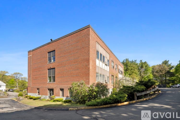 Stoneham Apartment: 61 Wright St