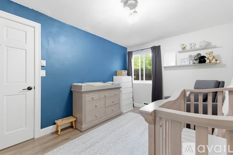 Stoneham Apartment: 61 Wright St