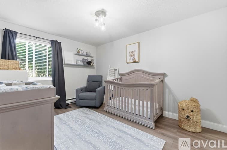 Stoneham Apartment: 61 Wright St