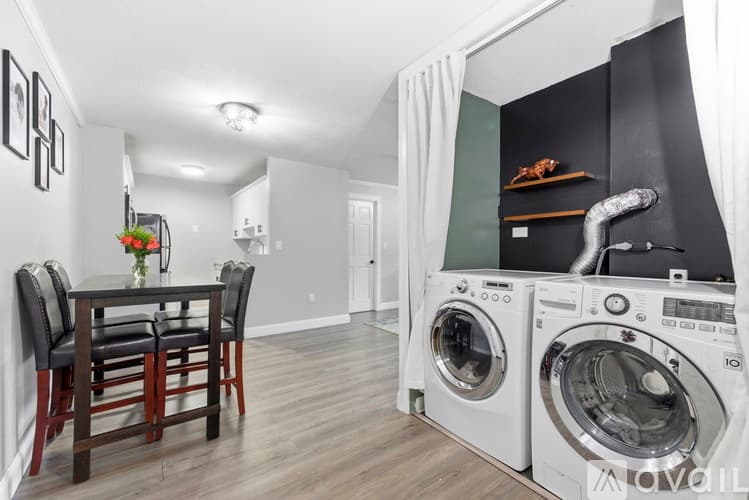 Stoneham Apartment: 61 Wright St