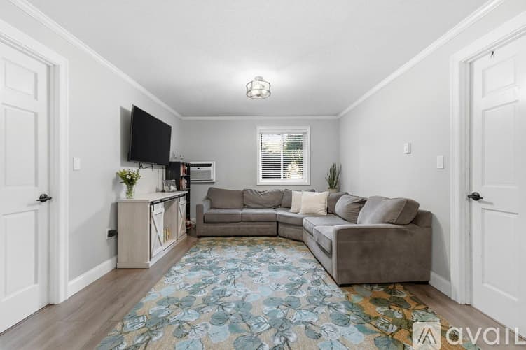 Stoneham Apartment: 61 Wright St