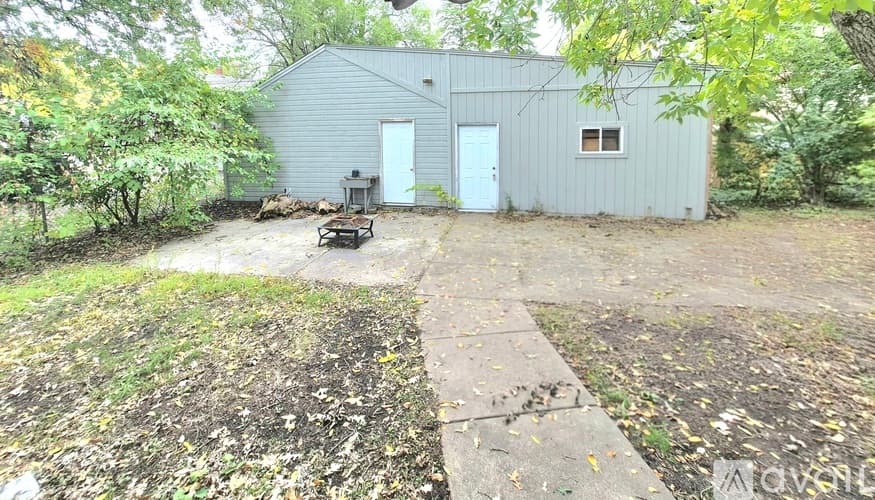 St. Cloud House: 612 8th Ave S