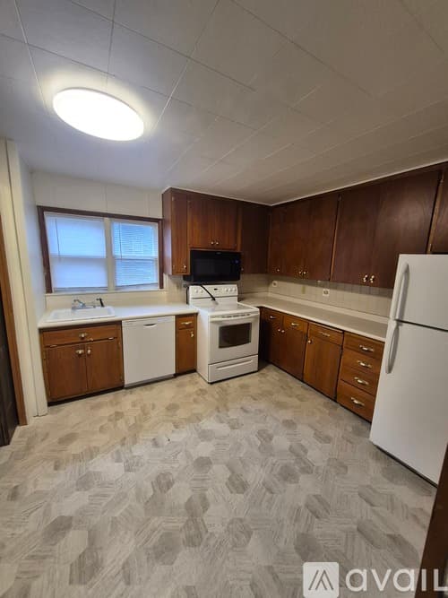 St. Cloud House: 612 8th Ave S