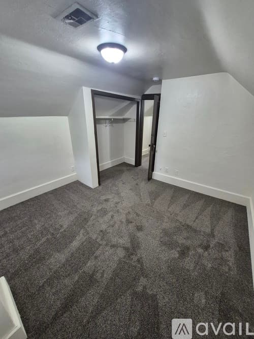 St. Cloud House: 612 8th Ave S