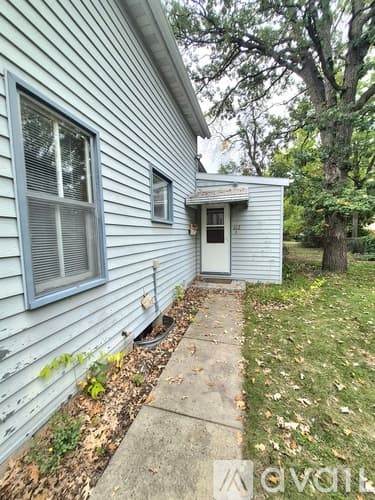 St. Cloud House: 612 8th Ave S