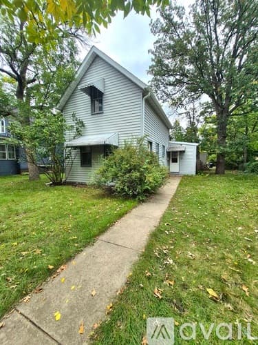 St. Cloud House: 612 8th Ave S