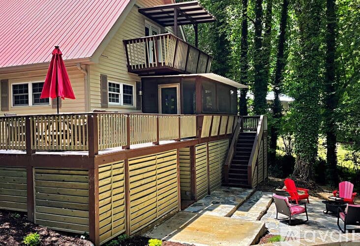 Rabun Gap House: 60 Moses Road