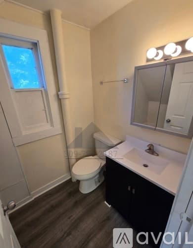 Davenport House: 1217 W 8th St