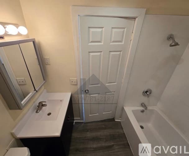 Davenport House: 1217 W 8th St
