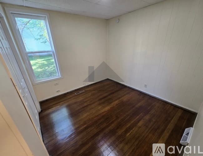 Davenport House: 1217 W 8th St