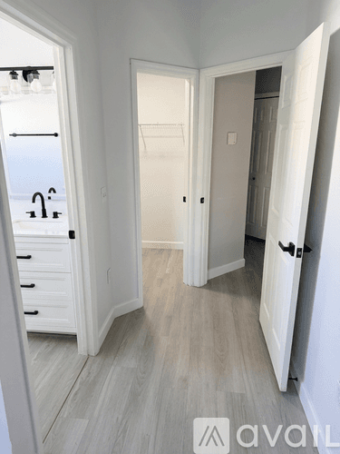 Tampa House: 802 East North Bay Street