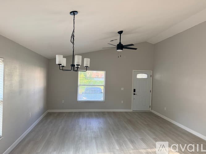 Tampa House: 802 East North Bay Street