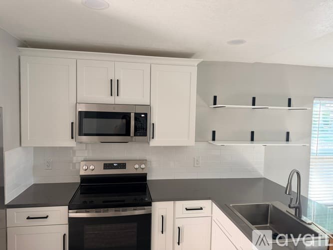 Tampa House: 802 East North Bay Street