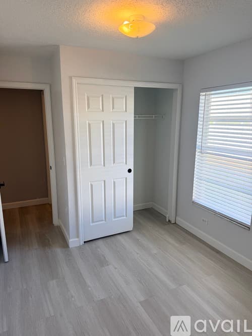Tampa House: 802 East North Bay Street