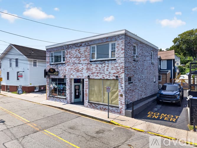 Groton Apartment: 3 Pearl St