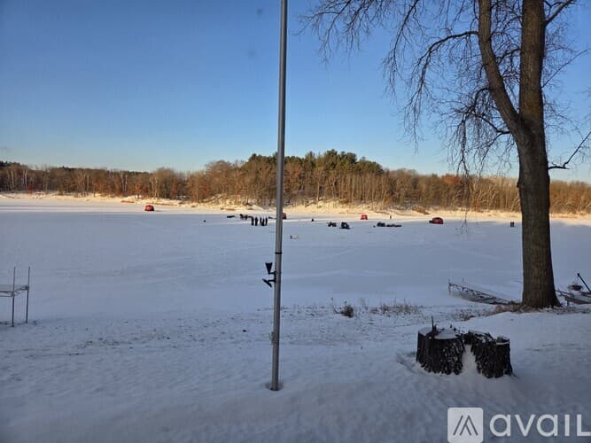 Somerset House: 2182 Island Dr
