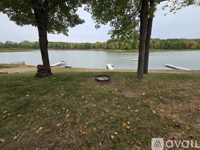 Somerset House: 2182 Island Dr