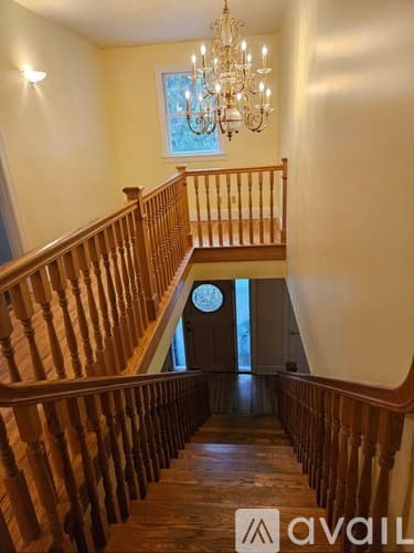 Burien House: 1622 Southwest 140th Street