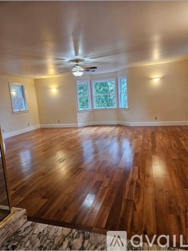 Burien House: 1622 Southwest 140th Street