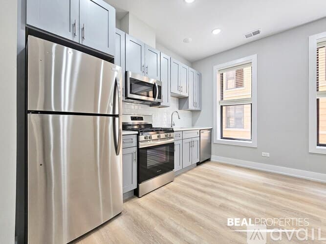 Chicago Apartment: 3000 N Racine Ave