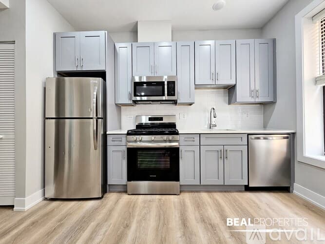 Chicago Apartment: 3000 N Racine Ave