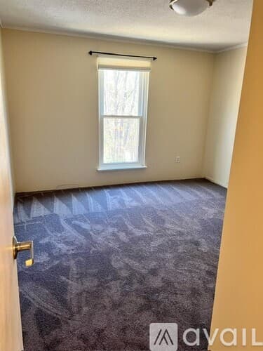 Milford Apartment: 13 Shadowbrook Ln