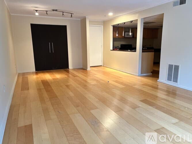 Milford Apartment: 13 Shadowbrook Ln