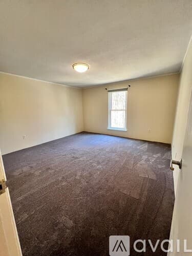 Milford Apartment: 13 Shadowbrook Ln