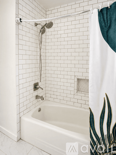 Topanga Apartment: 1391 Old Topanga Canyon Rd