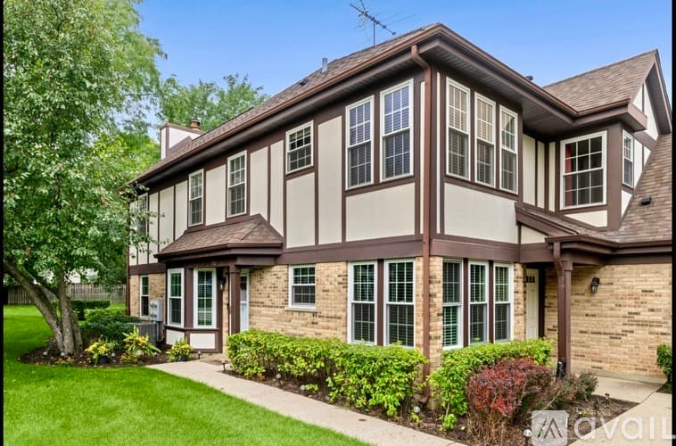 Buffalo Grove Townhome: 166 White Branch Court