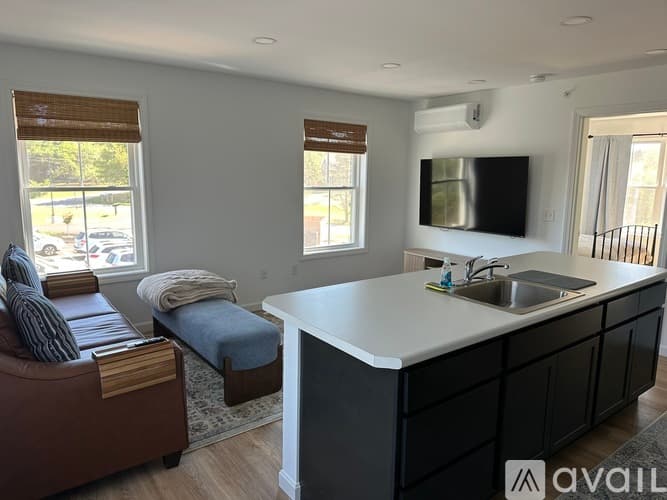 Cumberland Condo: 11 Lower Methodist Road