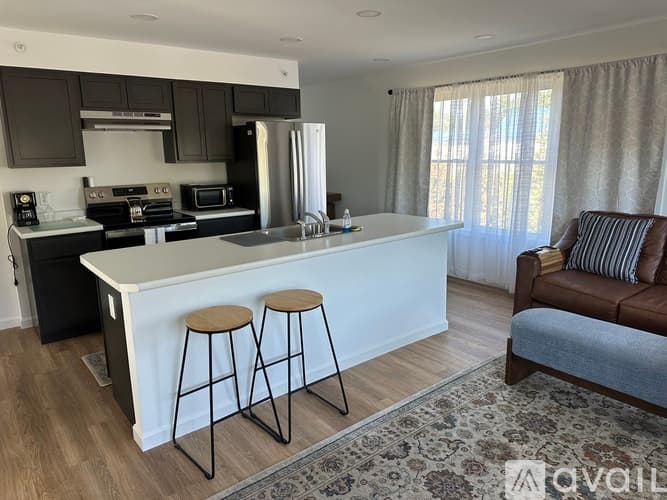 Cumberland Condo: 11 Lower Methodist Road