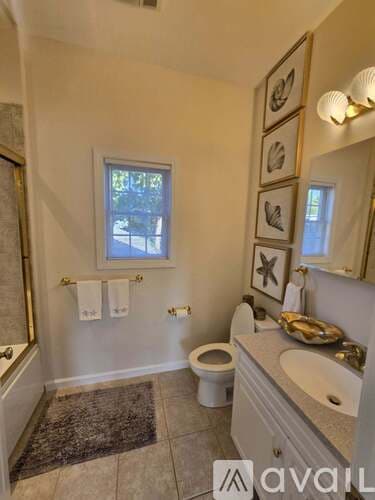 Old Saybrook House: 106 Old Sea Ln