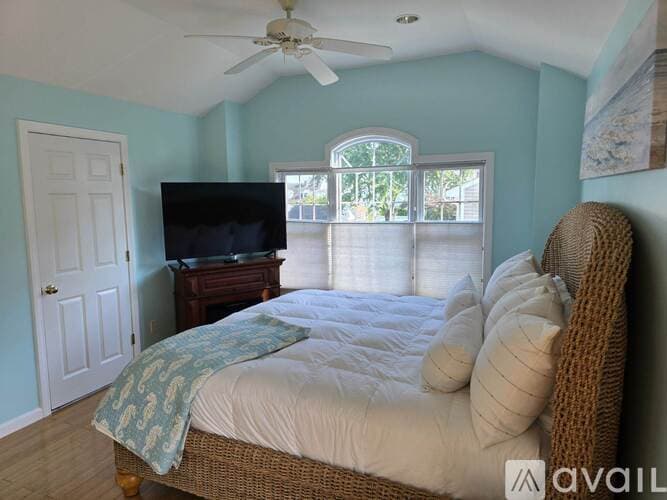Old Saybrook House: 106 Old Sea Ln